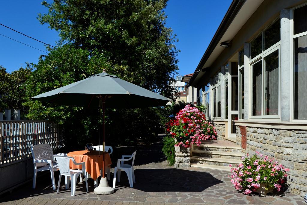 Hotel Puccinelli Lido di Camaiore Exterior photo